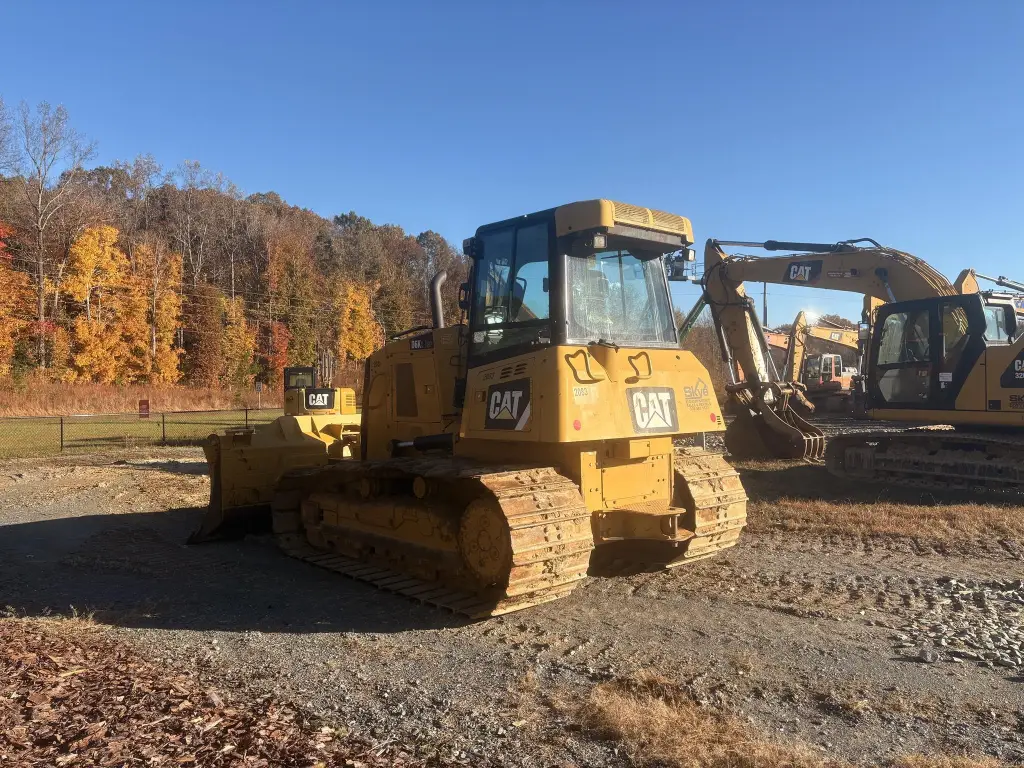 CATERPILLAR bulldozer for sale in Giza, CATERPILLAR D6K2 model 2013 located in Giza, the best site for selling trucks and heavy equipment in Egypt