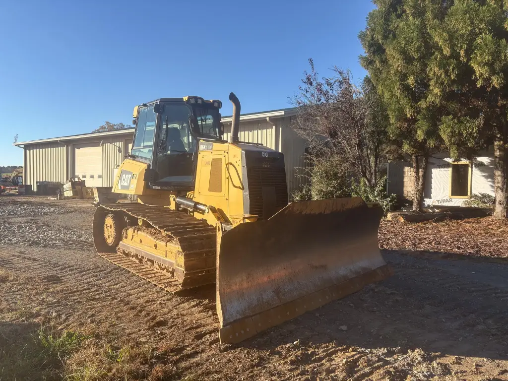 CATERPILLAR bulldozer for sale in Giza, CATERPILLAR D6K2 model 2013 located in Giza, the best site for selling trucks and heavy equipment in Egypt