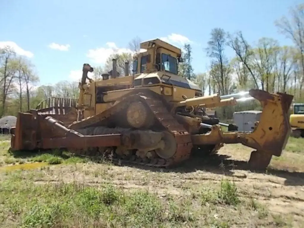 بلدوزر Caterpillar للبيع في الجيزة, Caterpillar D11Ns موديل 2018 تواجد الجيزة, أفضل موقع لبيع الشاحنات والمعدات الثقيلة في مصر