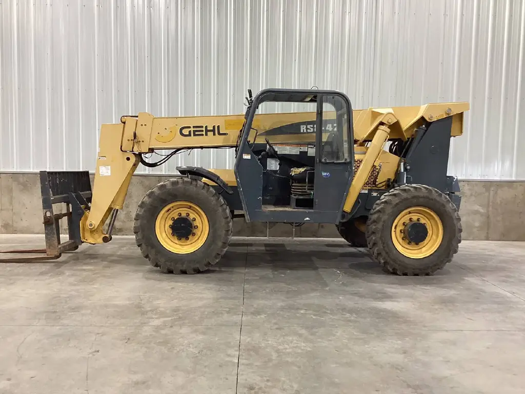 Gehl telehandler for sale in Cairo, Gehl RS8-42 model 2013 available in Cairo, the best site for selling trucks and heavy equipment in Egypt.