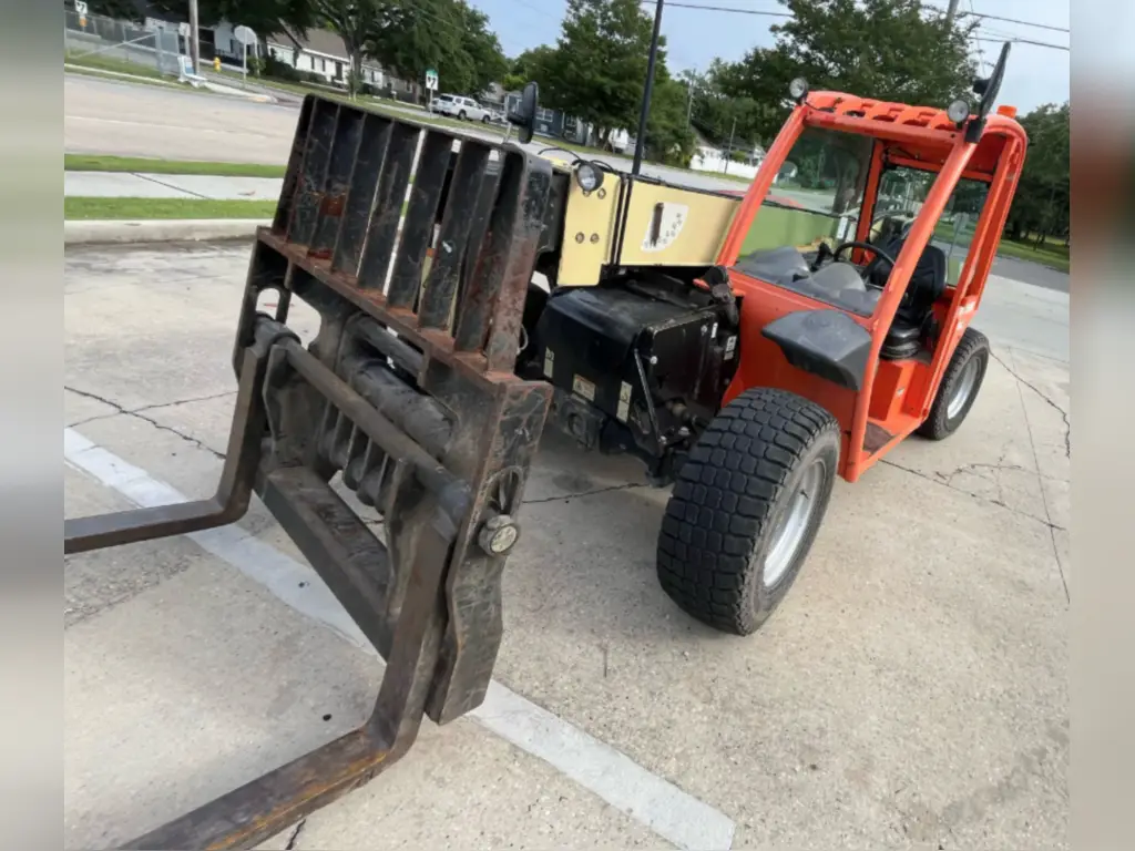 رافعة تلسكوبية JLG للبيع في القاهرة, JLG G5-18As موديل 2017 تواجد القاهرة, أفضل موقع لبيع الشاحنات والمعدات الثقيلة في مصر