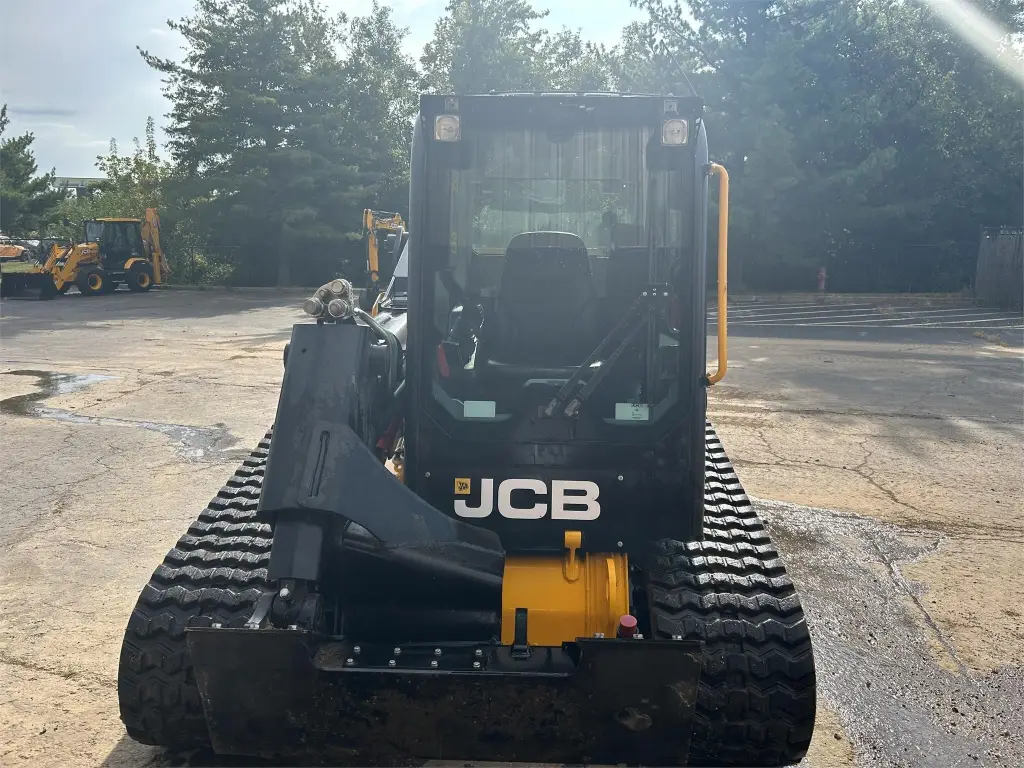 JCB skid loader, Bobcat for sale in Mansoura, JCB 300Ts model 2023 available in Mansoura, the best site for selling trucks and heavy equipment in Egypt